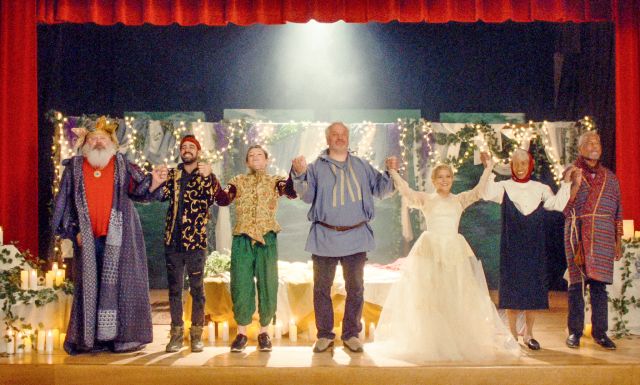 「カーテンコールの灯」監督:アレックス・トンプソン 出演:キース・カプフェラー キャサリン・マレン・カプフェラー他