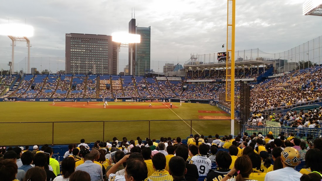 神宮球場 阪神対ヤクルト